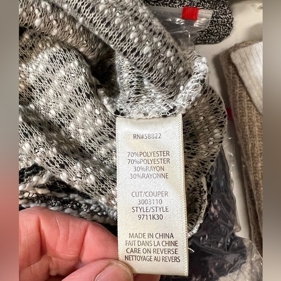 MAX STUDIO gray and black stripe knit sweater size M - Picture 10 of 15